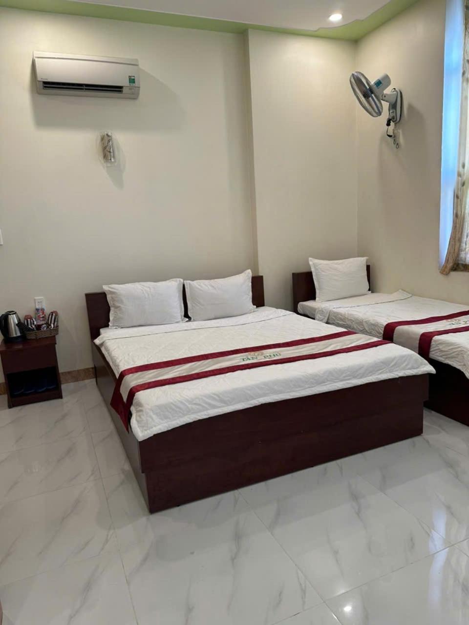 Hotel Tan Phu Lagi Buitenkant foto