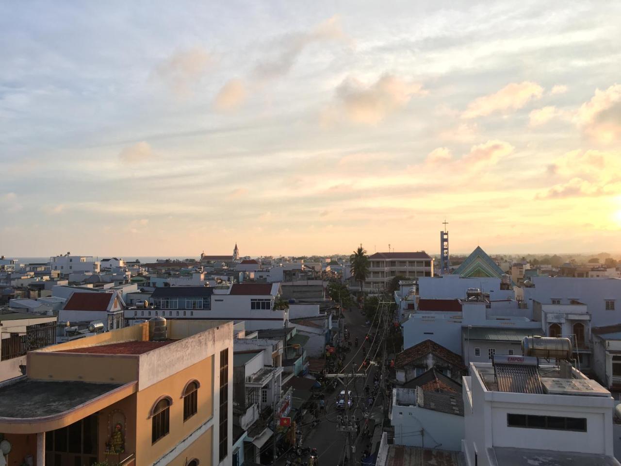 Hotel Tan Phu Lagi Buitenkant foto
