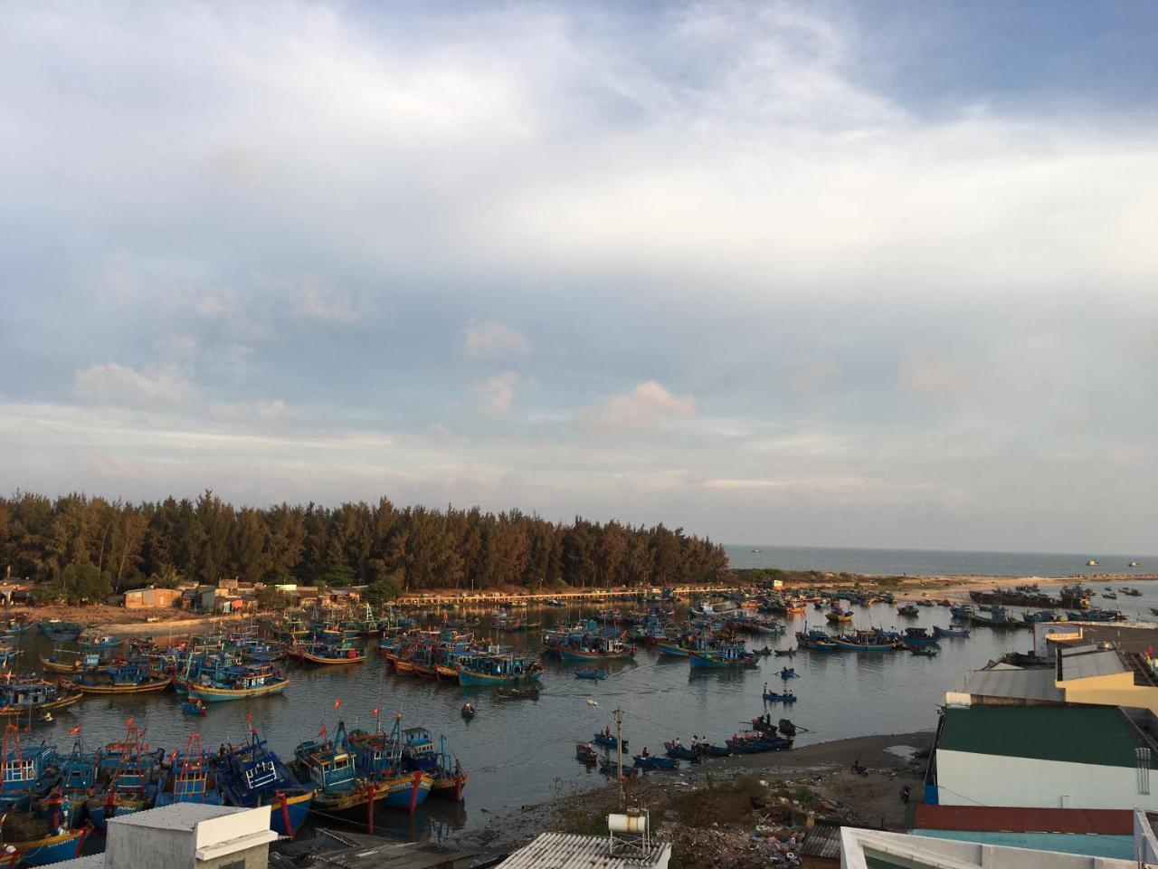 Hotel Tan Phu Lagi Buitenkant foto